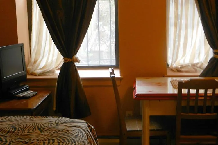 Efuru Guest House Nowy Jork